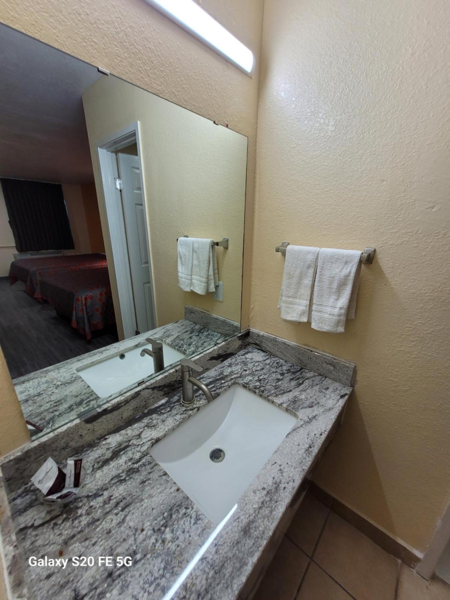 La Vista Motel Brownsville Esterno foto